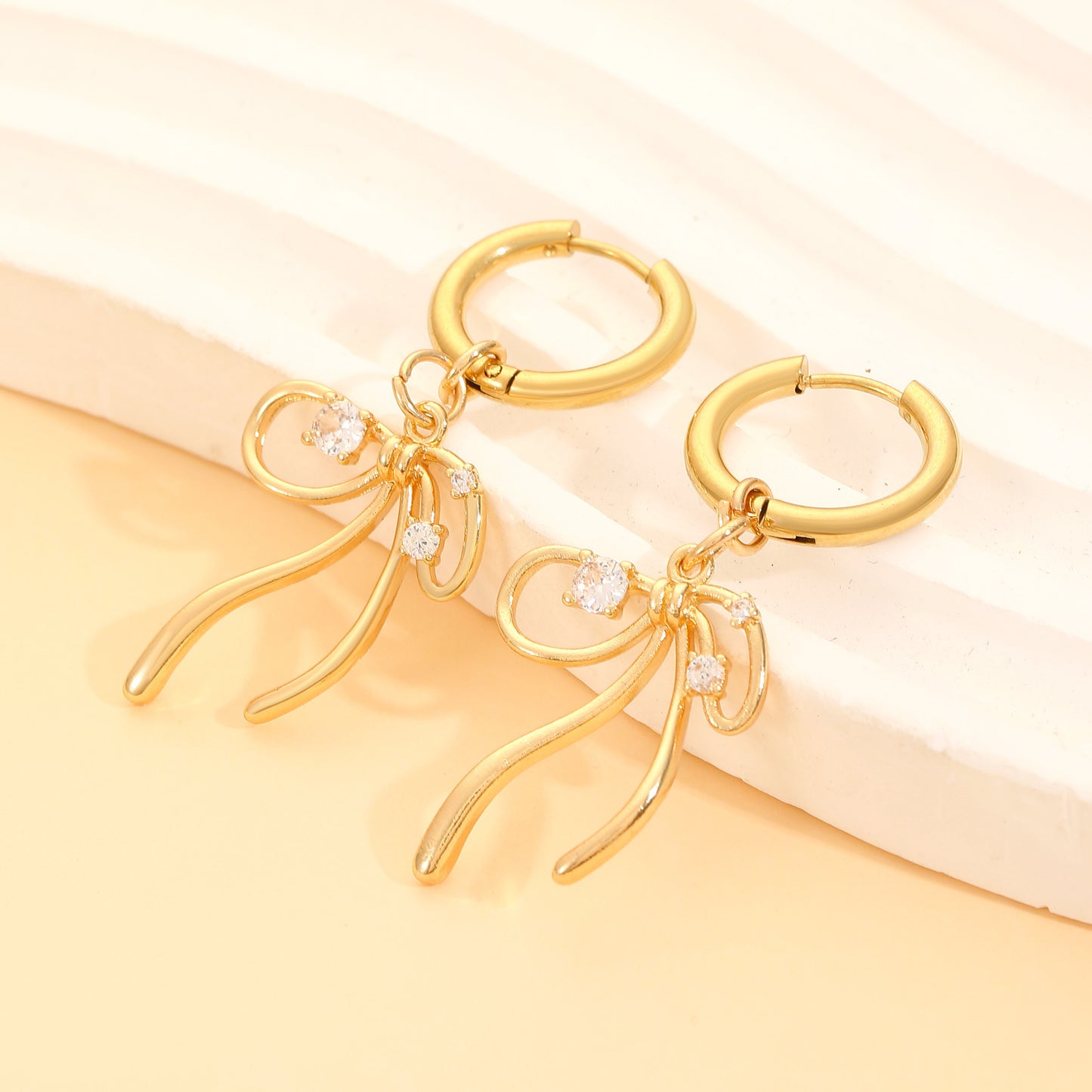Sweet Silver Bow Tie Stud Earrings For Women With Copper Posts And Zircon Inlay