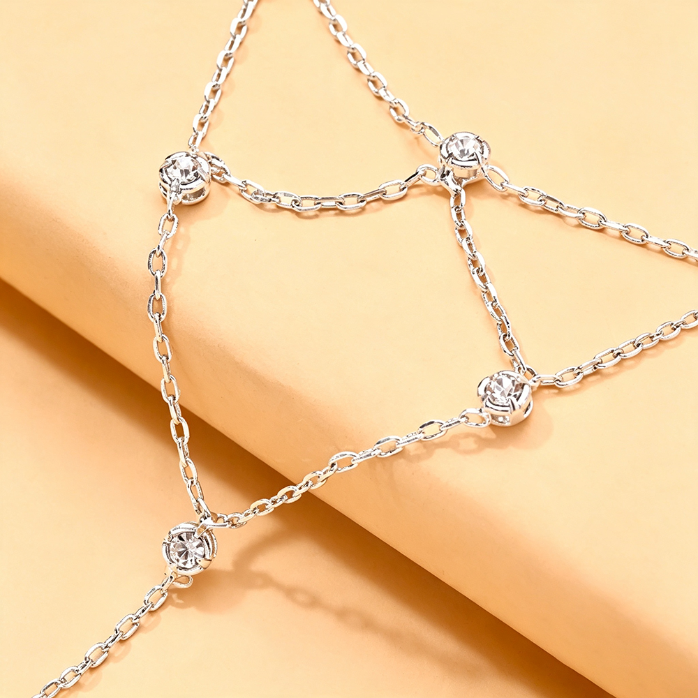 Trillion-cut Bohemian Hand Chain Bracelet For Women With Claw Setting In Silver Plated Zinc Alloy And Rhinestones