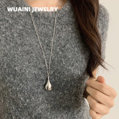 Water Droplets Sweater Chain Necklace For Women In Gold Featuring Titanium Steel Pendant And Cable Chain