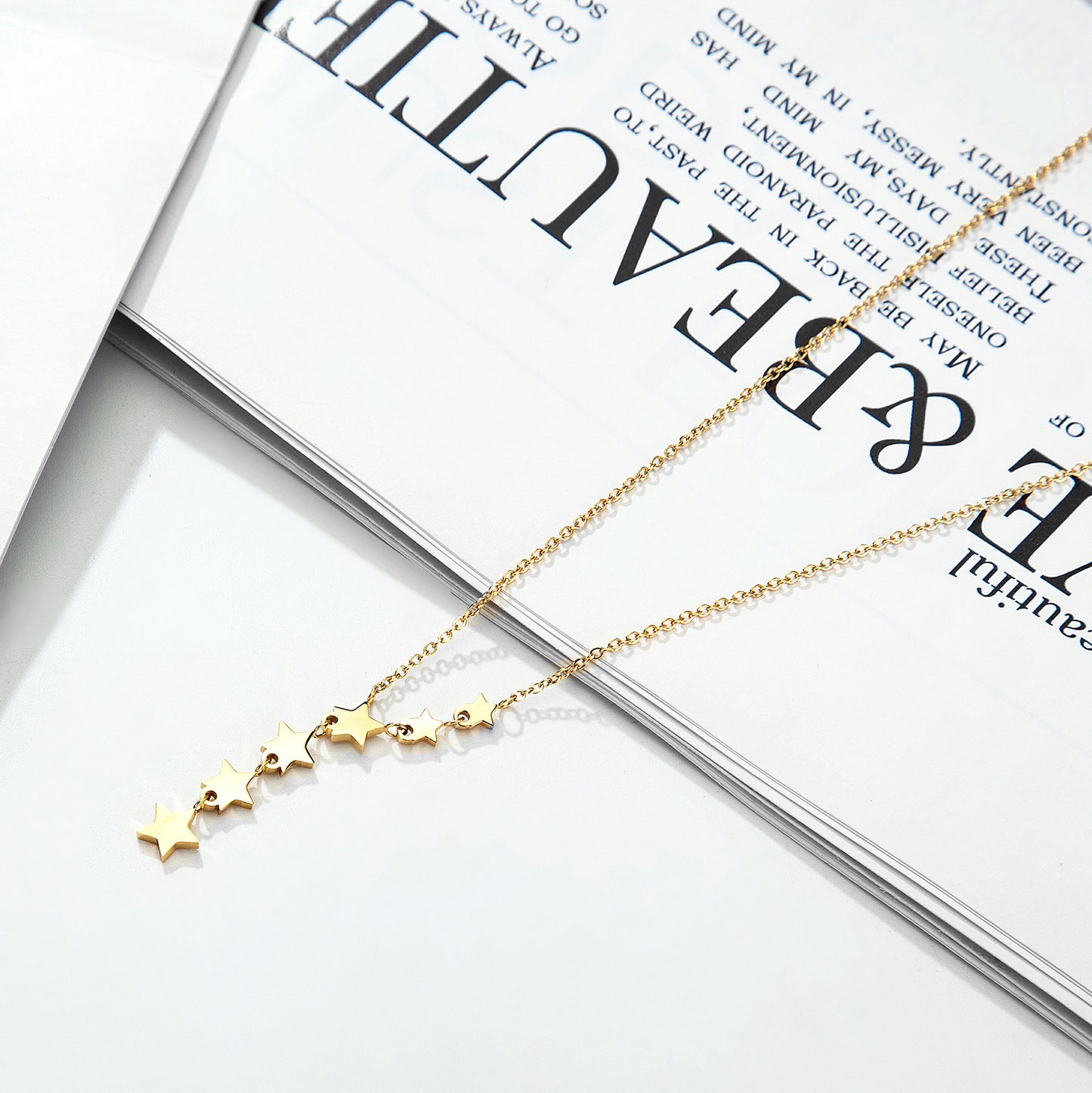 Simple Style Gold Star Choker Necklace For Women With Electroplated Titanium Steel Pendant