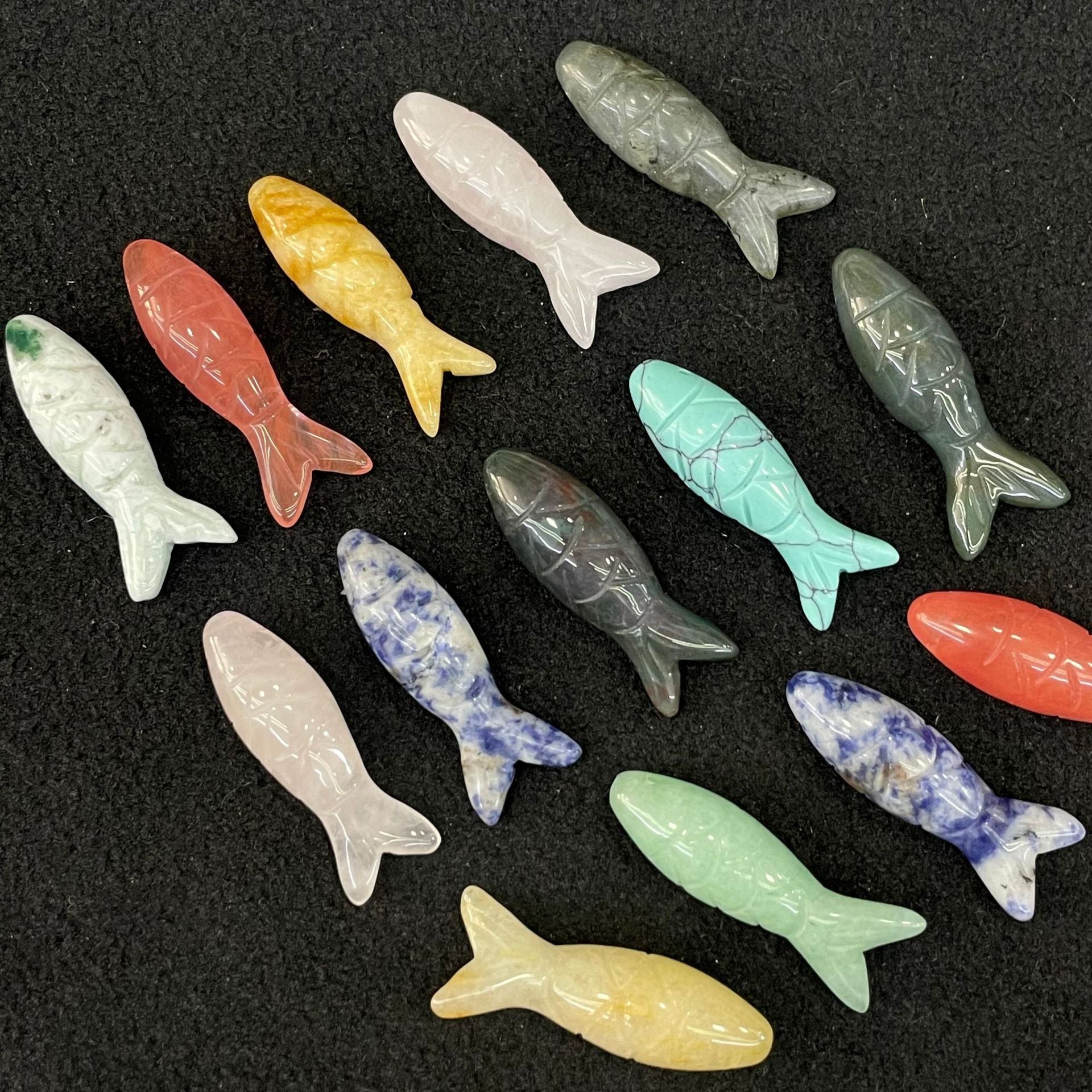 Natural Rose Quartz Fish Pendant Featuring Carving Craftsmanship, 1 Piece In Baroque Style