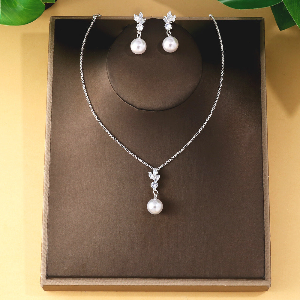 Luxurious Women’s Jewelry Set Featuring Leaf Pattern With Electroplated Zircon Material And Zircon Inlay