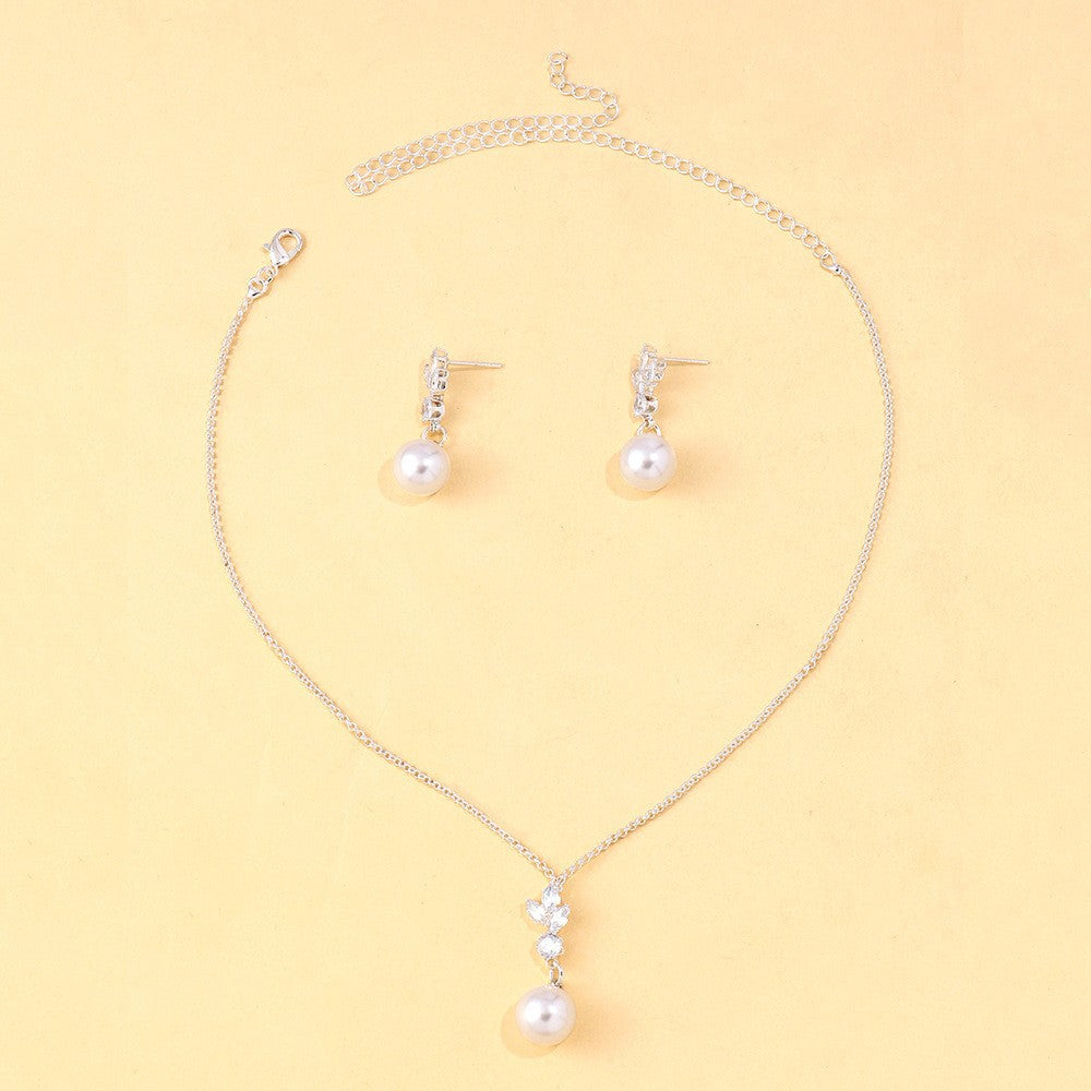 Luxurious Women’s Jewelry Set Featuring Leaf Pattern With Electroplated Zircon Material And Zircon Inlay