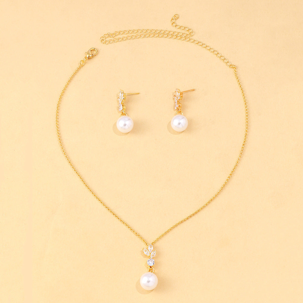 Luxurious Women’s Jewelry Set Featuring Leaf Pattern With Electroplated Zircon Material And Zircon Inlay