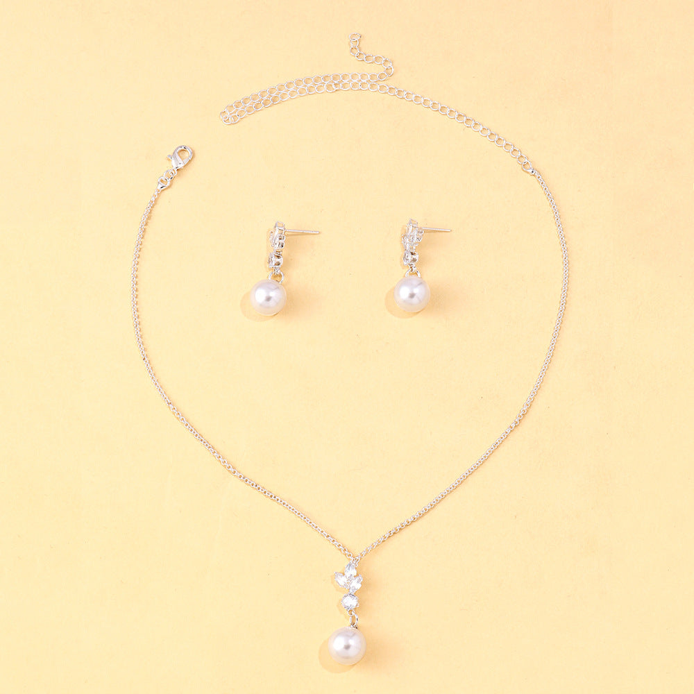Luxurious Women’s Jewelry Set Featuring Leaf Pattern With Electroplated Zircon Material And Zircon Inlay