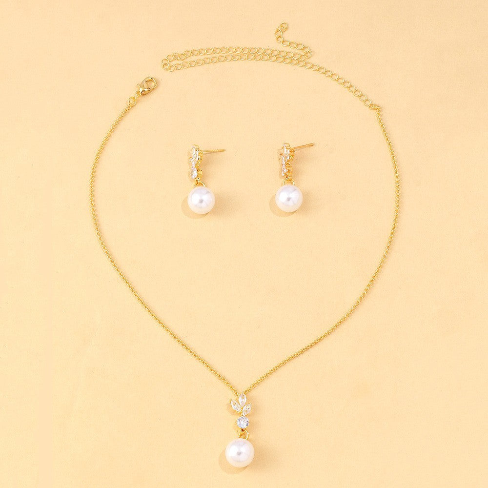 Luxurious Women’s Jewelry Set Featuring Leaf Pattern With Electroplated Zircon Material And Zircon Inlay
