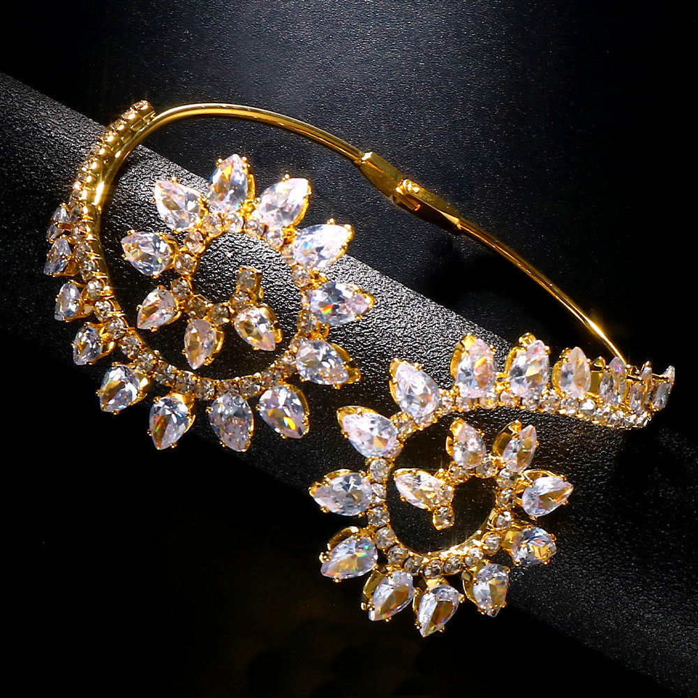 Vintage Style Silver Alloy Bangle For Women With Water Droplets Design And Zircon Inlay