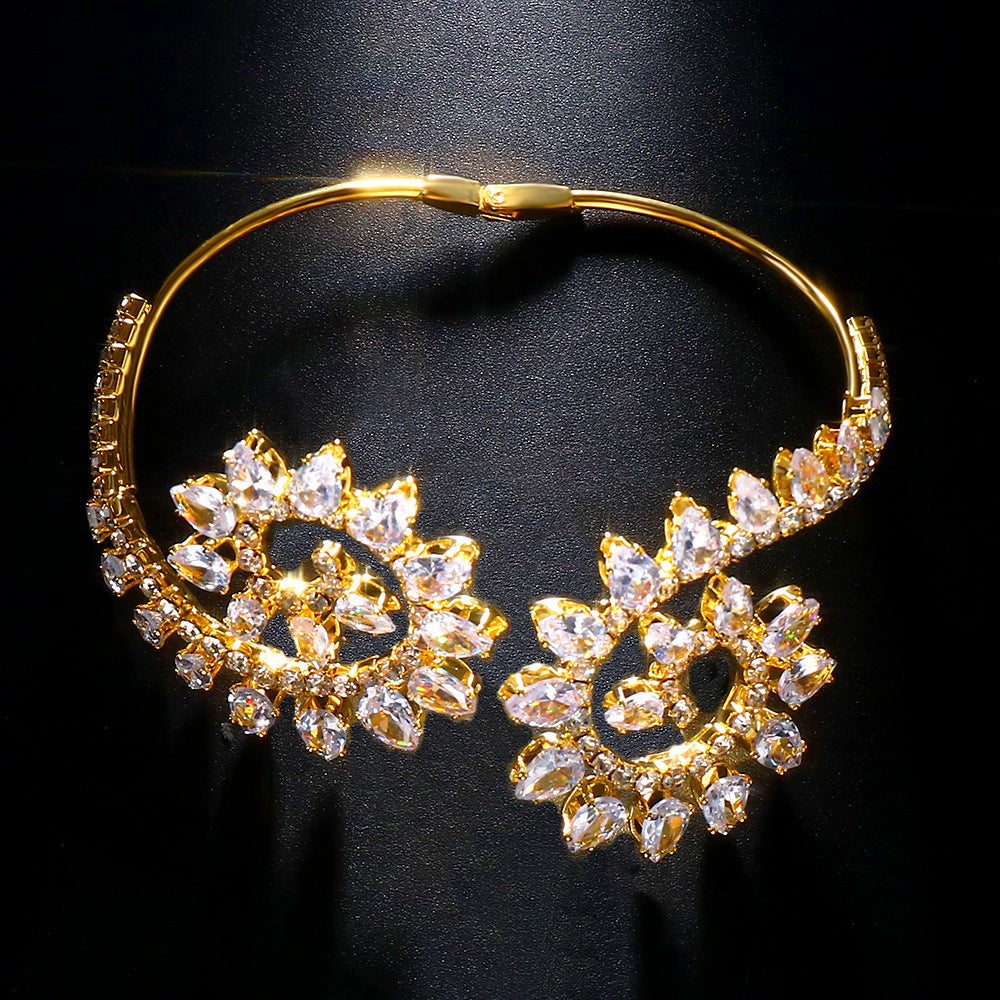 Vintage Style Silver Alloy Bangle For Women With Water Droplets Design And Zircon Inlay