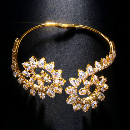 Vintage Style Silver Alloy Bangle For Women With Water Droplets Design And Zircon Inlay