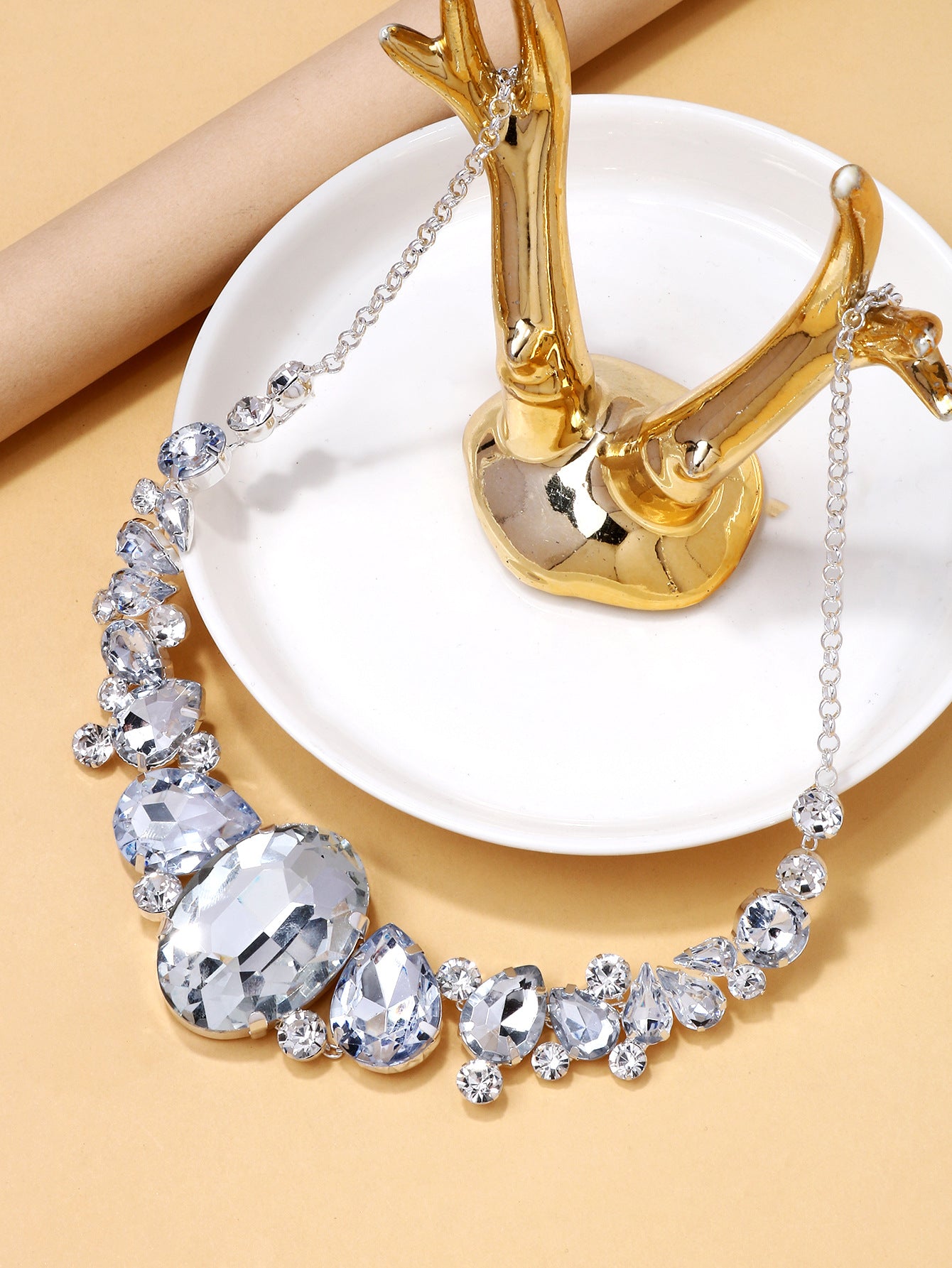Exaggerated Women’s Necklace Featuring Alloy Pendant With Rhinestones And Artificial Gemstones, Electroplated Finish