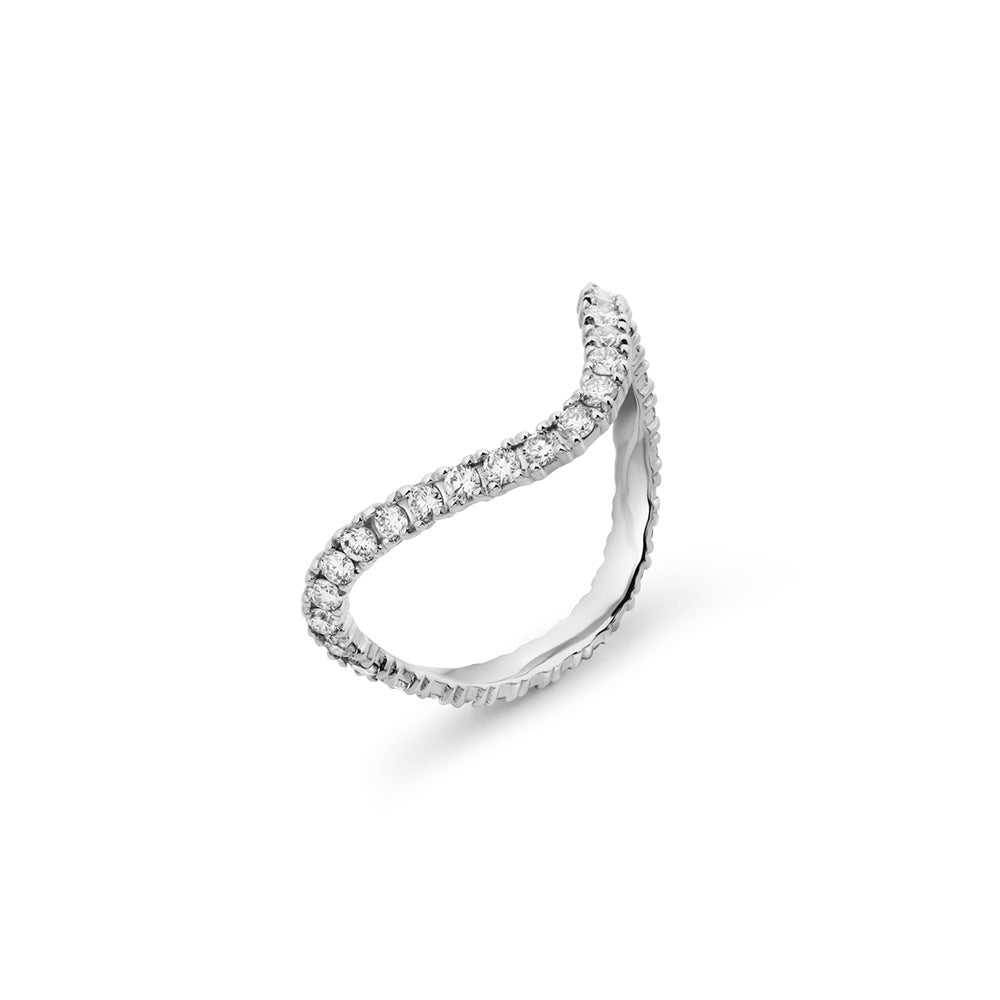 Unisex Simple Style V Shape Ring In Silver Featuring Rhinestone Inlay For Elegant Wear