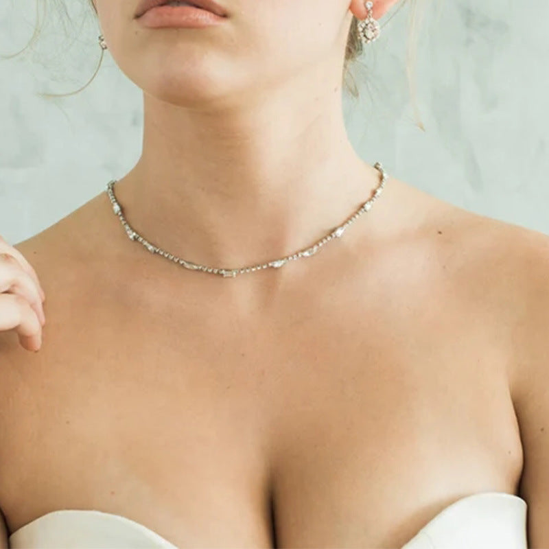 Simple Style Gold Crystal Necklace For Women With White Crystal Inlay And Elegant Box Chain