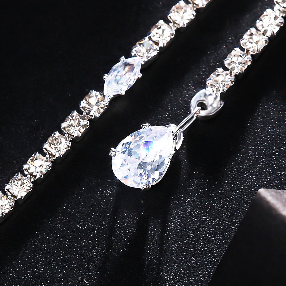 Simple Style Gold Crystal Necklace For Women With White Crystal Inlay And Elegant Box Chain