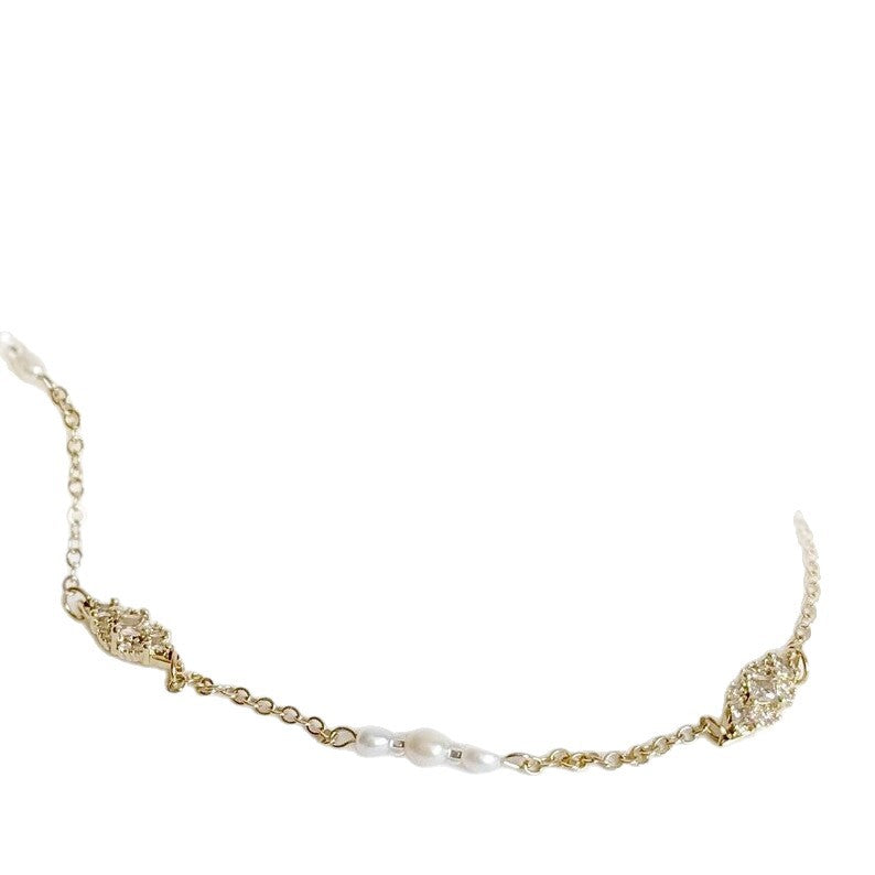 Geometric Necklace Featuring Silver Rhinestones With Elegant Rhinestone Inlay Design