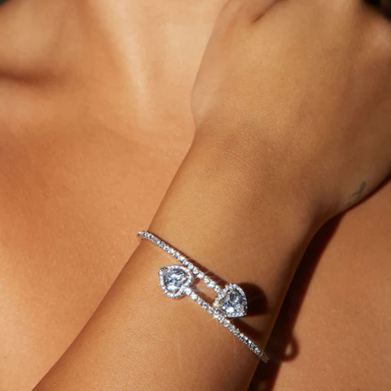 Heart Shape Bangle For Women In Simple Style With Electroplated Gold Plating And Rhinestones Inlay