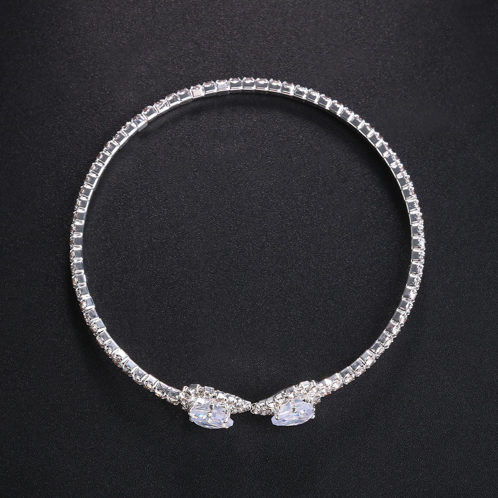 Heart Shape Bangle For Women In Simple Style With Electroplated Gold Plating And Rhinestones Inlay