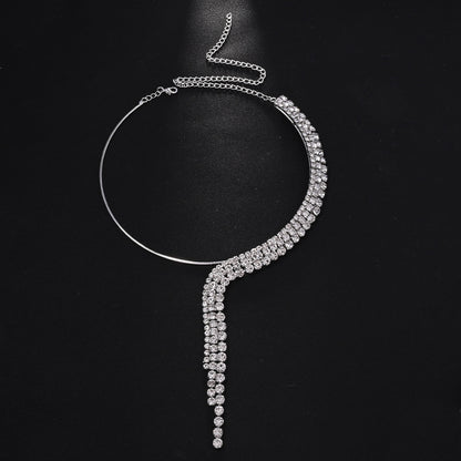 Exaggerated Silver Leaf Necklace For Women With Rhinestones And Cable Chain