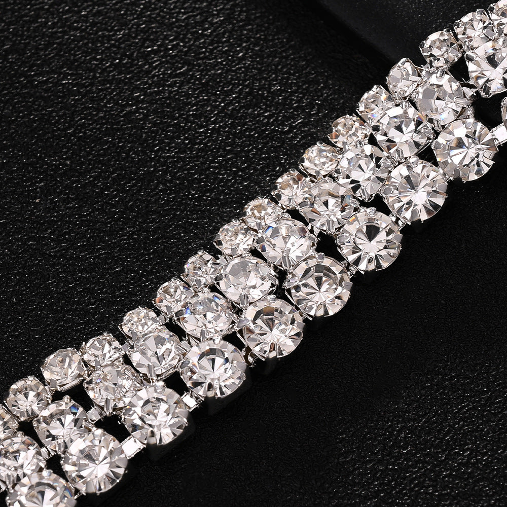Exaggerated Silver Leaf Necklace For Women With Rhinestones And Cable Chain