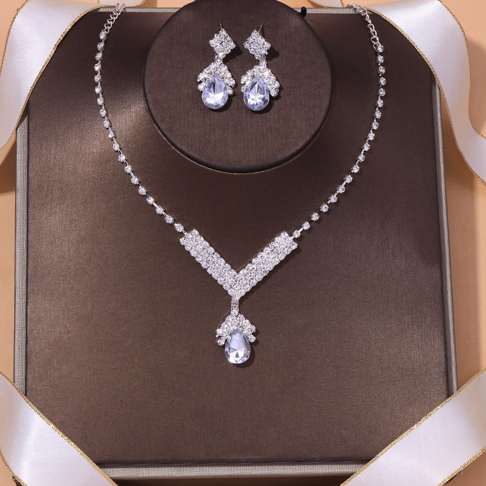 Simple Style Women’s Necklace Featuring Water Droplets Pattern With Electroplated Rhinestones