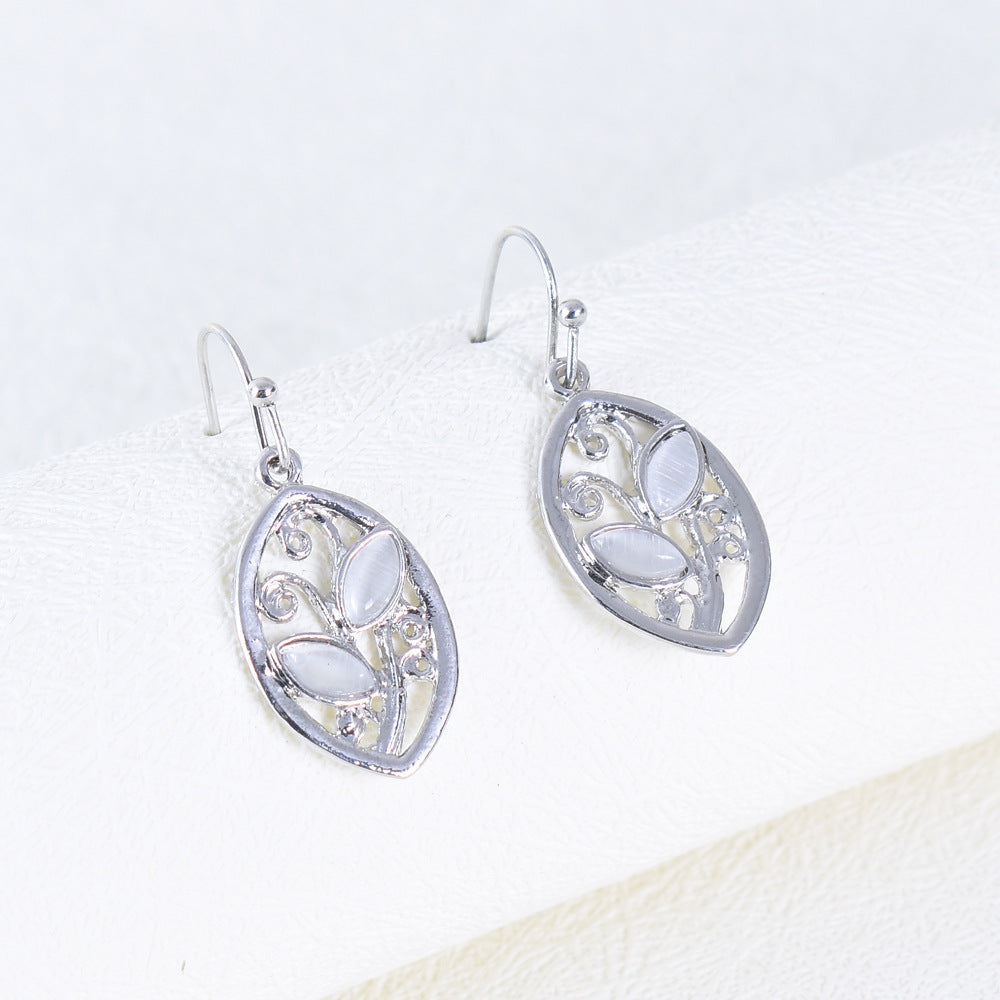 Simple Style Leaves Earrings In Alloy Featuring Electroplated Finish For Elegant Look