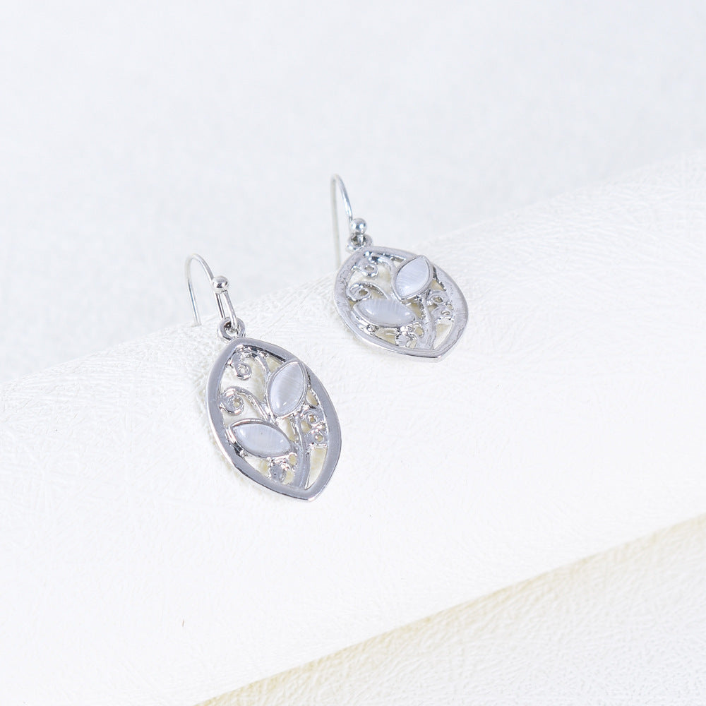 Simple Style Leaves Earrings In Alloy Featuring Electroplated Finish For Elegant Look