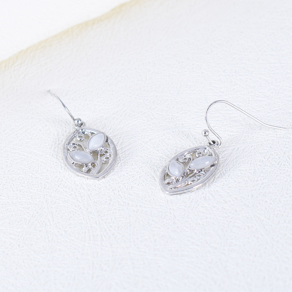 Simple Style Leaves Earrings In Alloy Featuring Electroplated Finish For Elegant Look