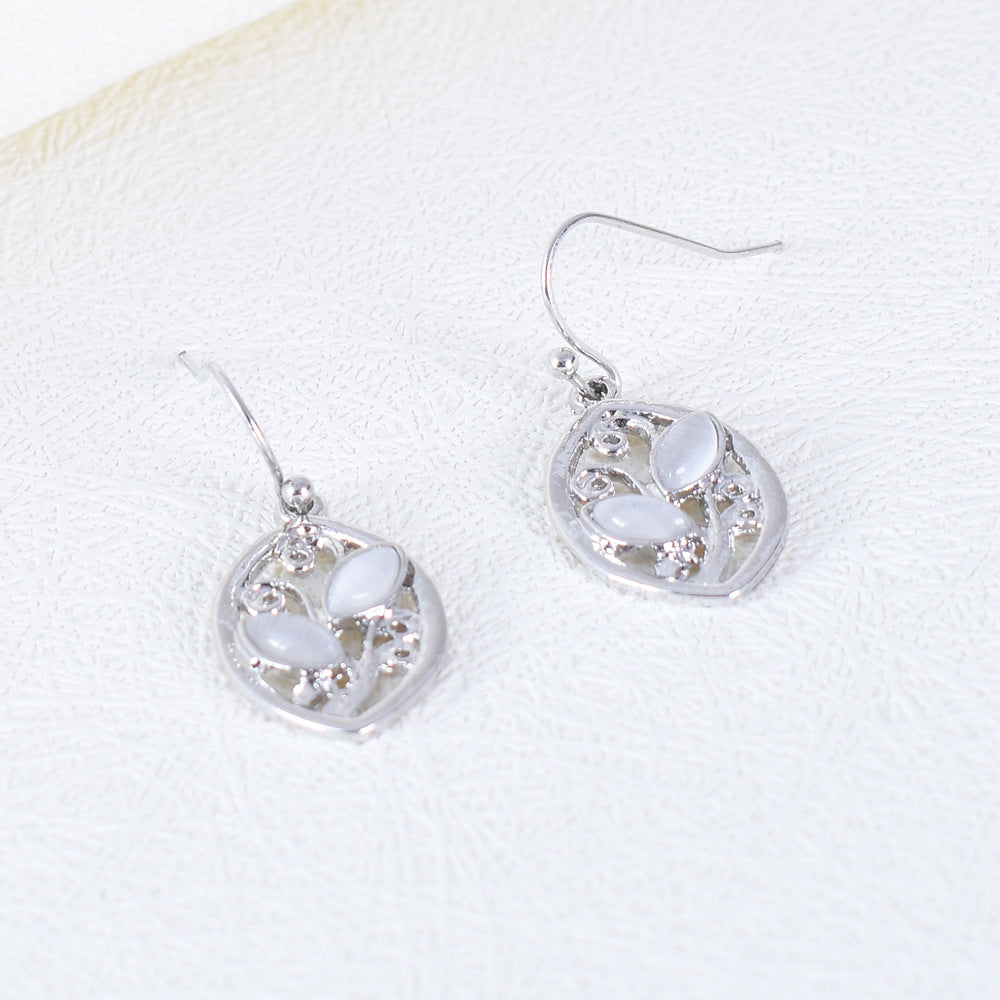 Simple Style Leaves Earrings In Alloy Featuring Electroplated Finish For Elegant Look