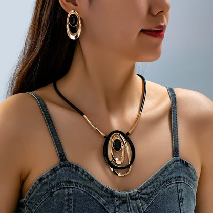 Retro Handmade Oval Necklace For Women With Zinc Alloy And Acrylic Inlay Featuring A Handmade Chain