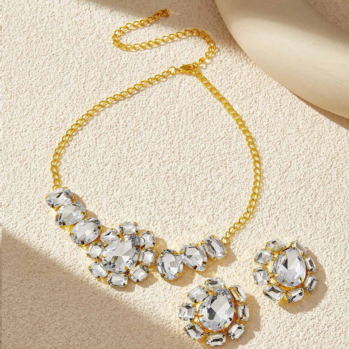 Sweet Water Droplets Clip Earrings For Unisex In Gold With Rhinestones, Made Of Zinc Alloy
