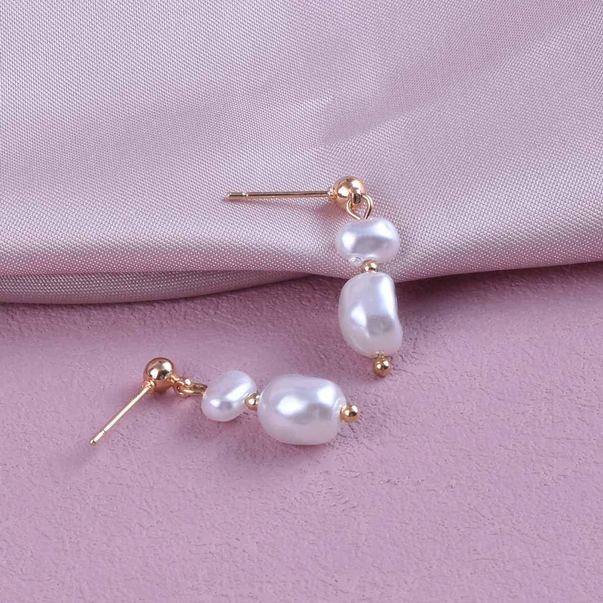 Sweet Geometric Clip Earrings In Electroplated Alloy With Artificial Pearl Inlay, Unisex Design