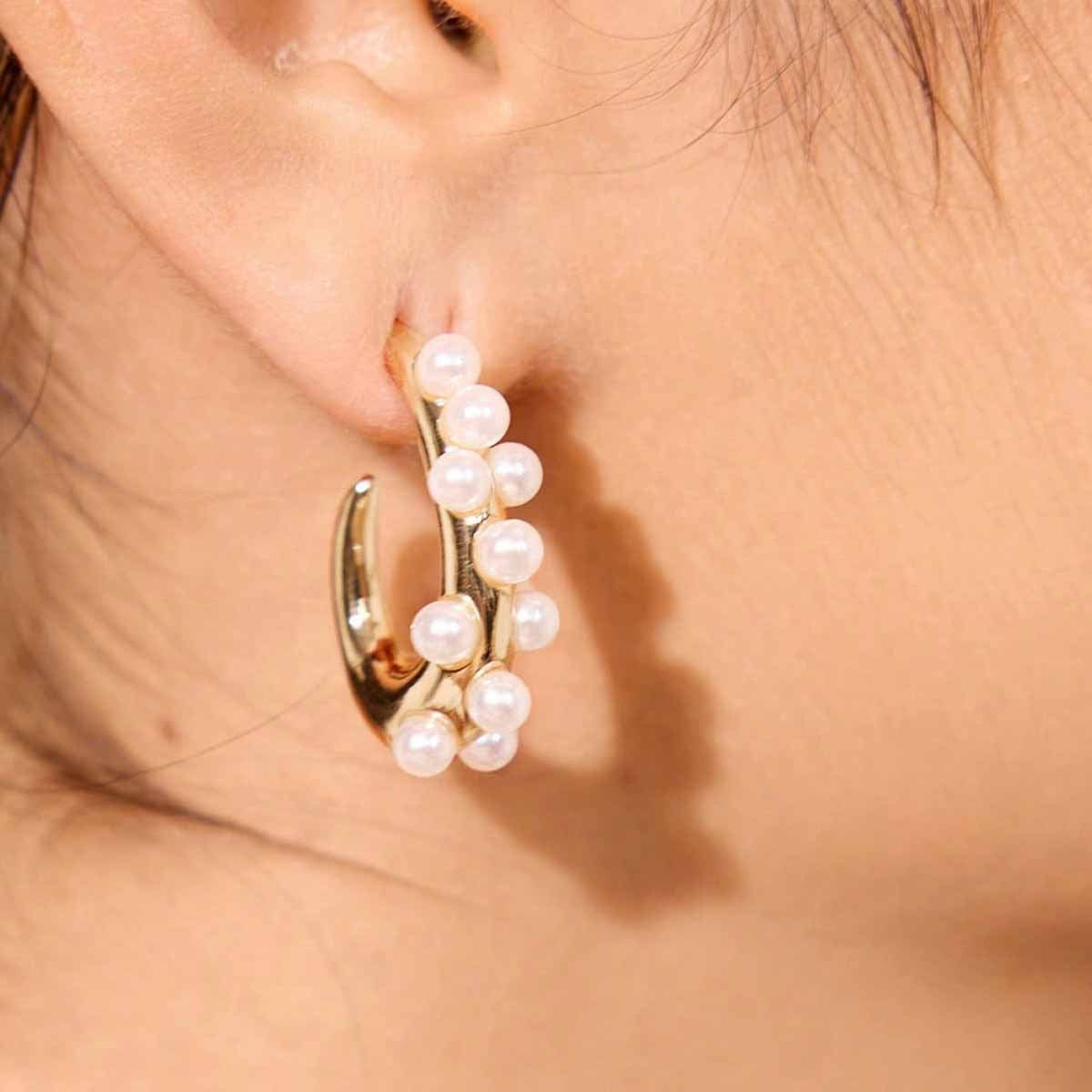 Sweet Geometric Gold Earrings Featuring Electroplated Alloy Ear Pins For Stylish Comfort
