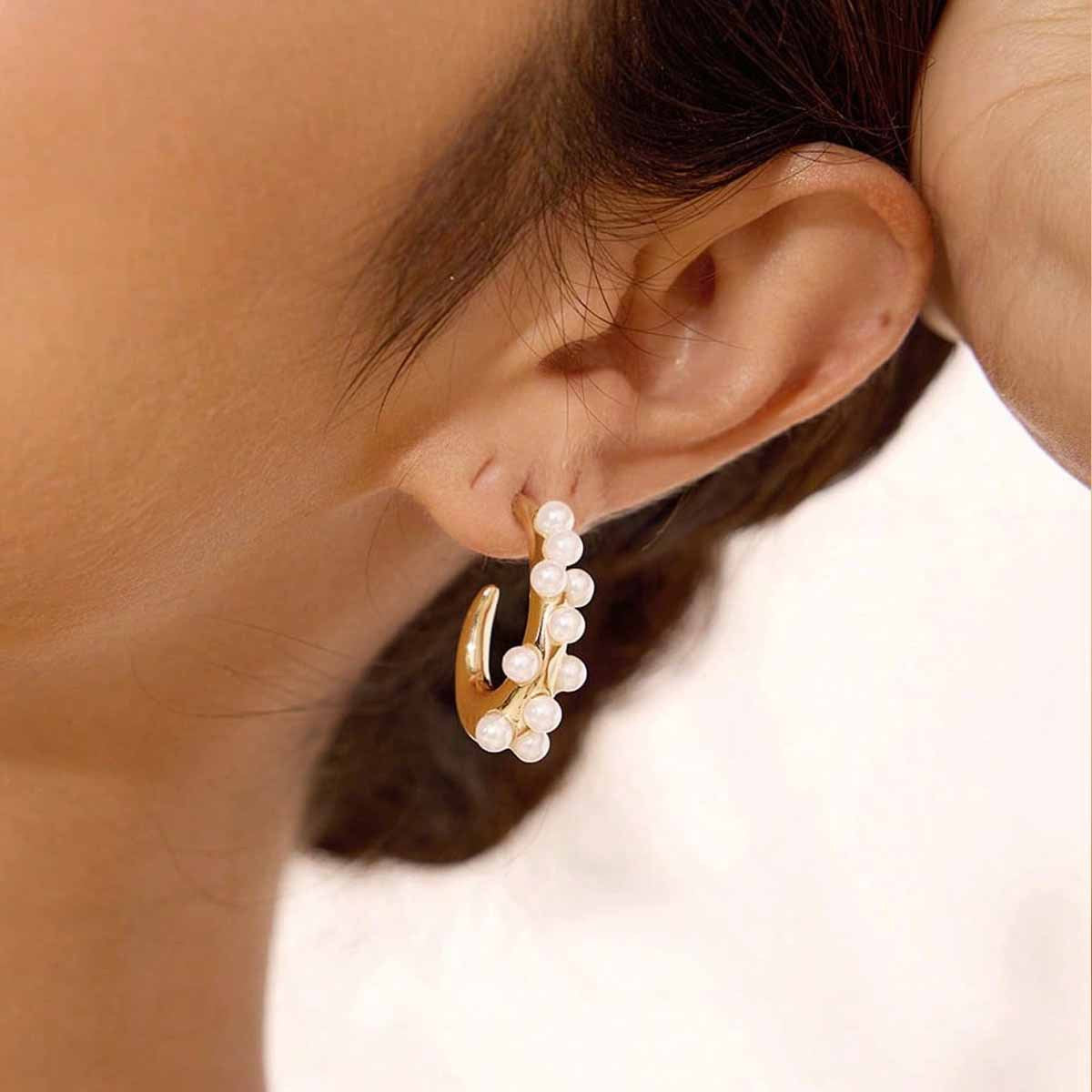 Sweet Geometric Gold Earrings Featuring Electroplated Alloy Ear Pins For Stylish Comfort