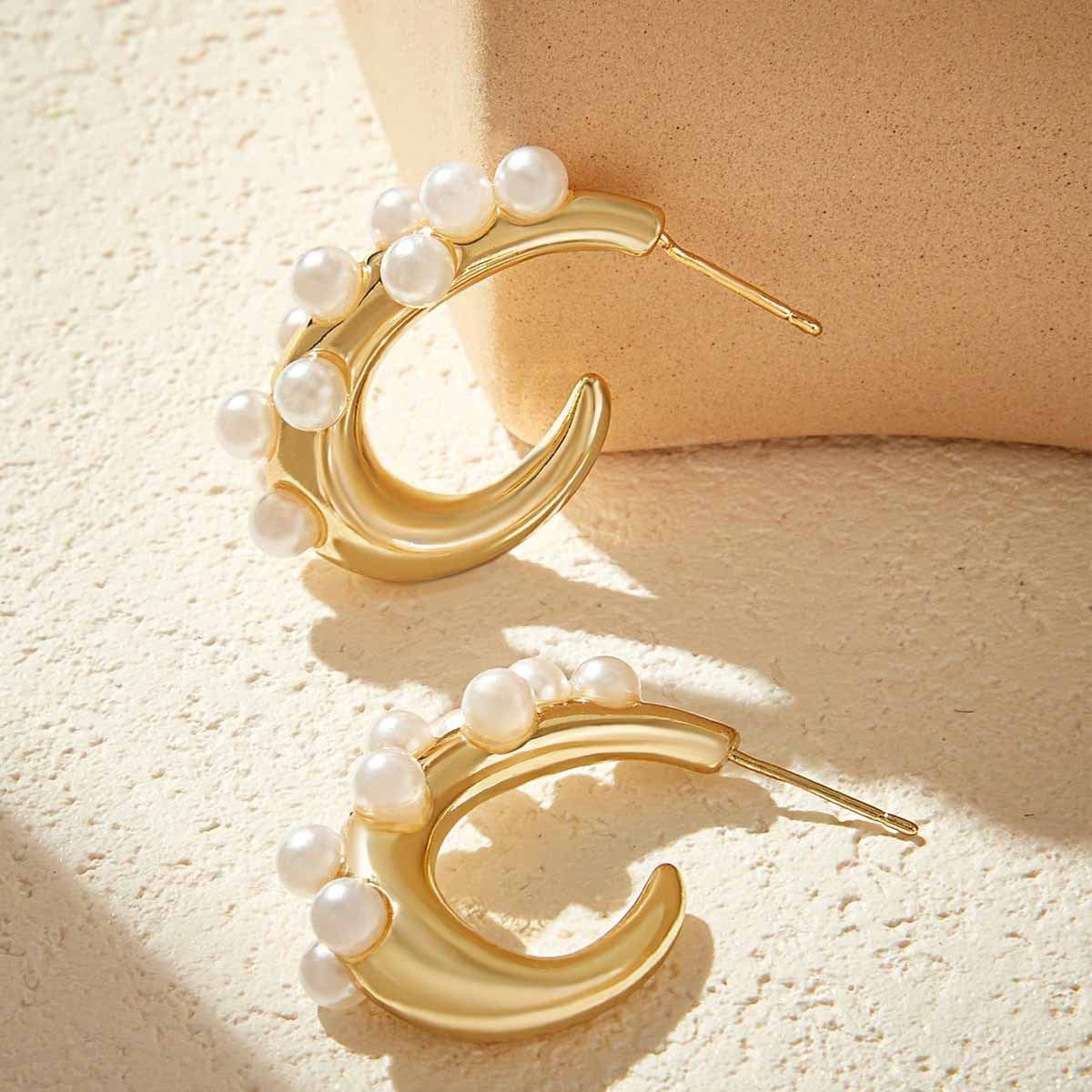 Sweet Geometric Gold Earrings Featuring Electroplated Alloy Ear Pins For Stylish Comfort