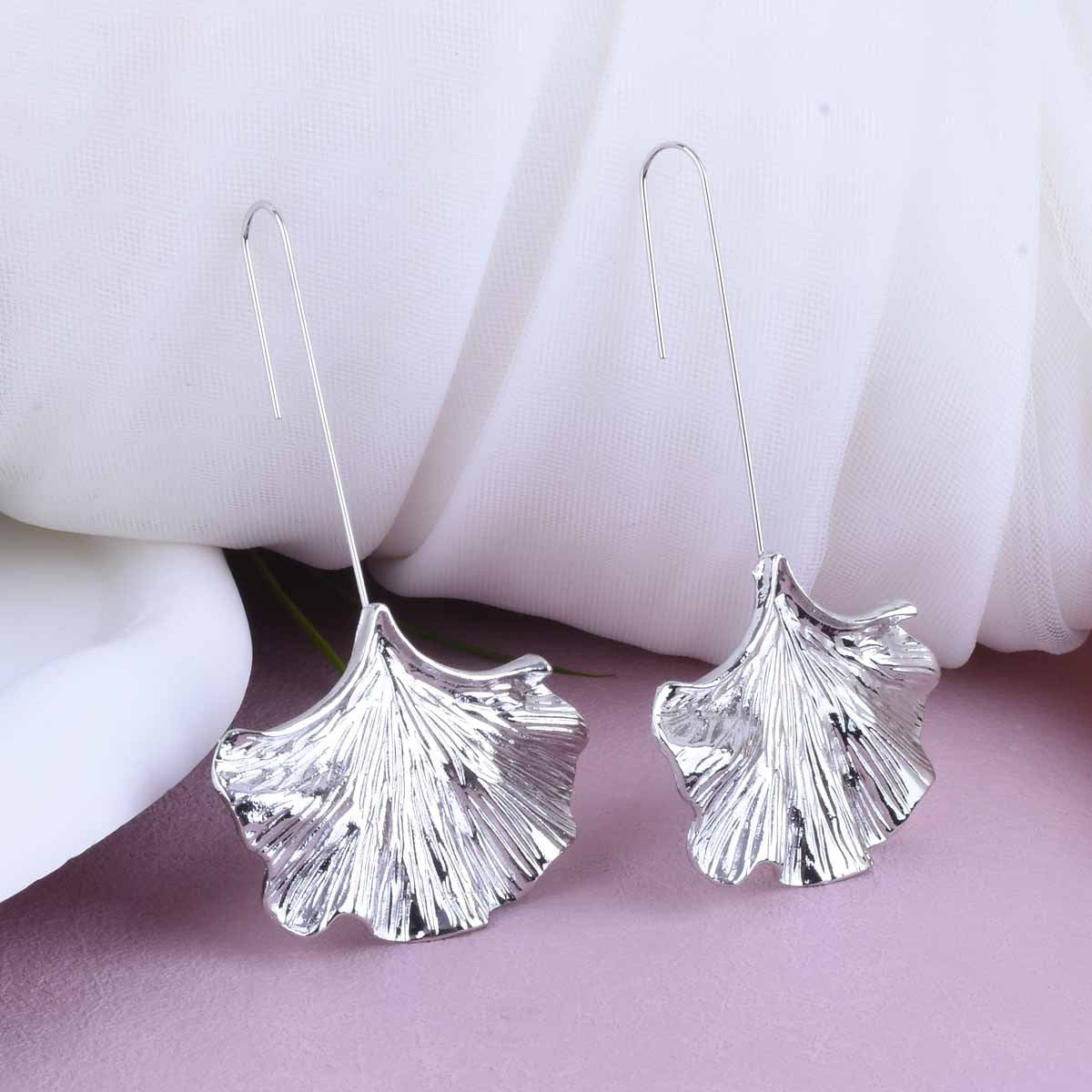 Sweet Ginkgo Leaf Drop Earrings In Silver Alloy With Electroplated Finish