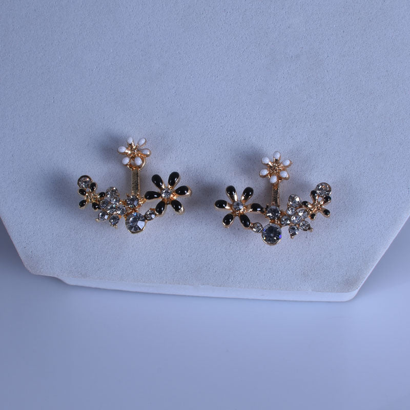 Sweet White Flower Earrings For Women In Alloy With Rhinestone Inlay