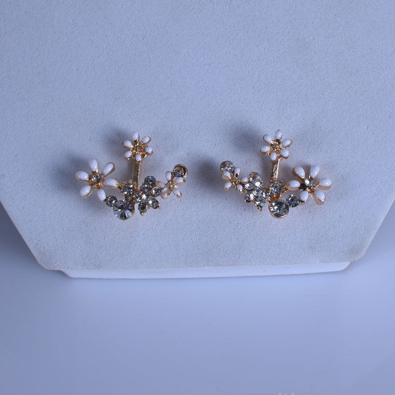 Sweet White Flower Earrings For Women In Alloy With Rhinestone Inlay