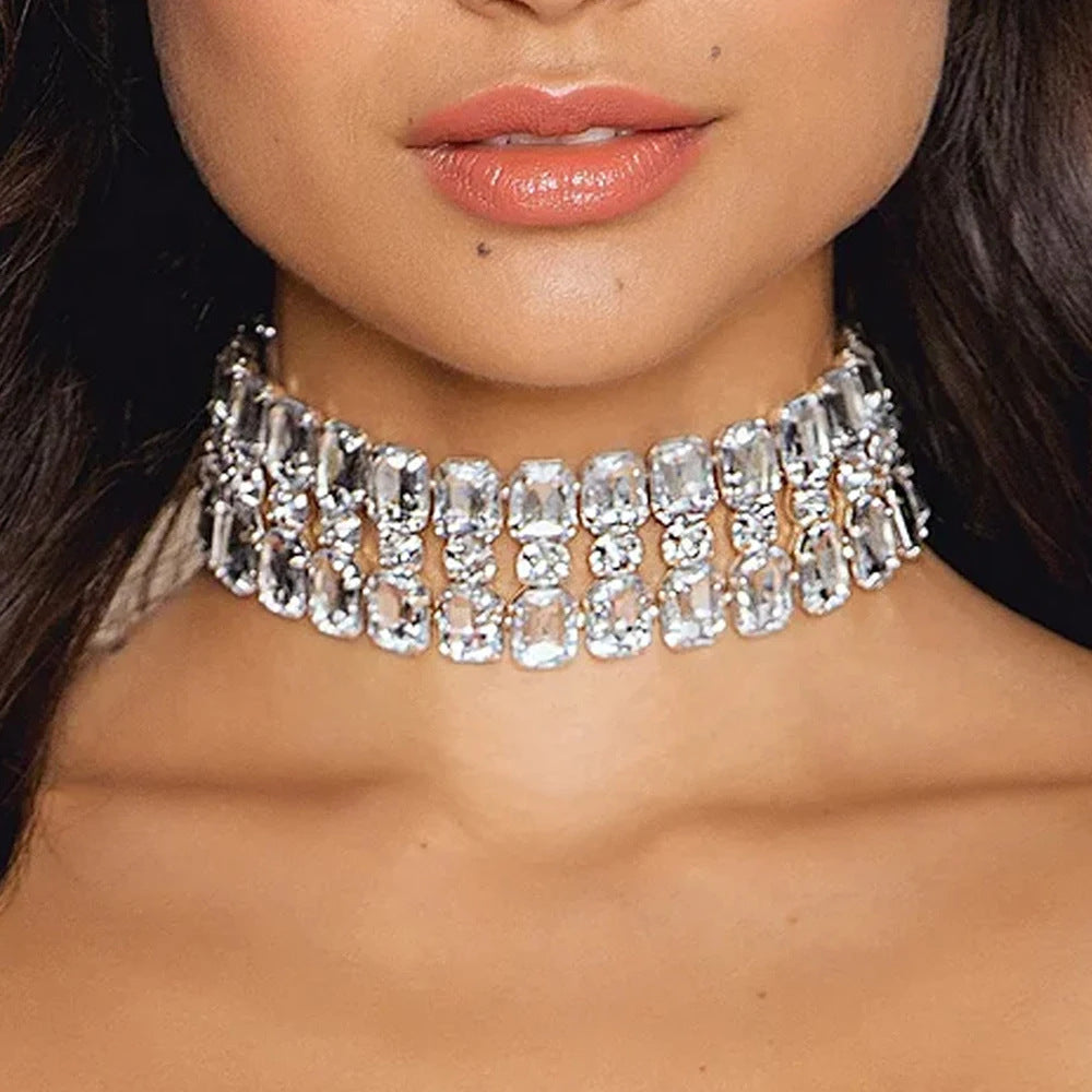 Exaggerated Geometric Silver Alloy Choker Necklace For Women With Rhinestone Pendant