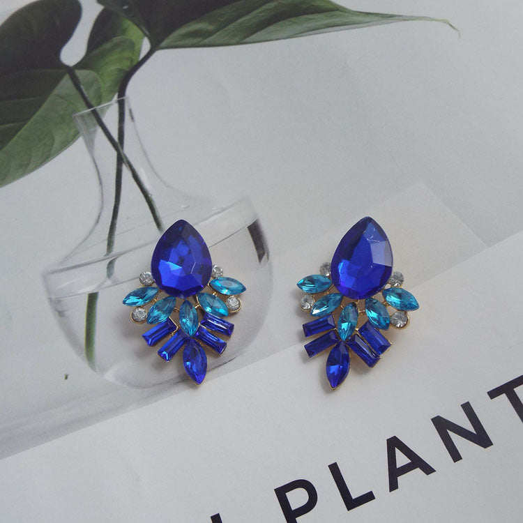 Sweet Geometric Gold Stud Earrings In Alloy With Electroplated Finish And Gem Inlay