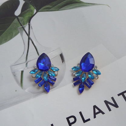 Sweet Geometric Gold Stud Earrings In Alloy With Electroplated Finish And Gem Inlay