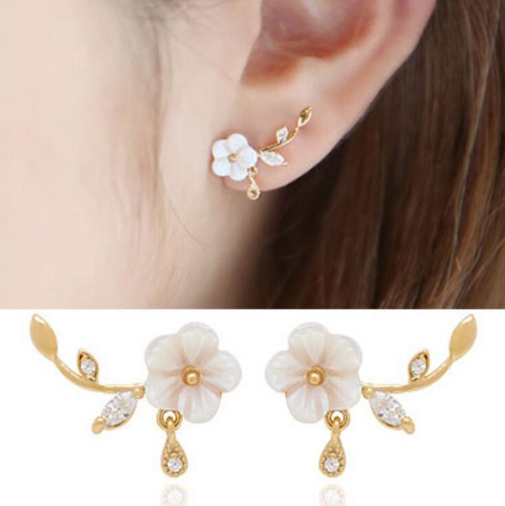 Sweet Silver Shell Stud Earrings In Alloy Featuring Zircon Inlay For A Delicate And Elegant Look