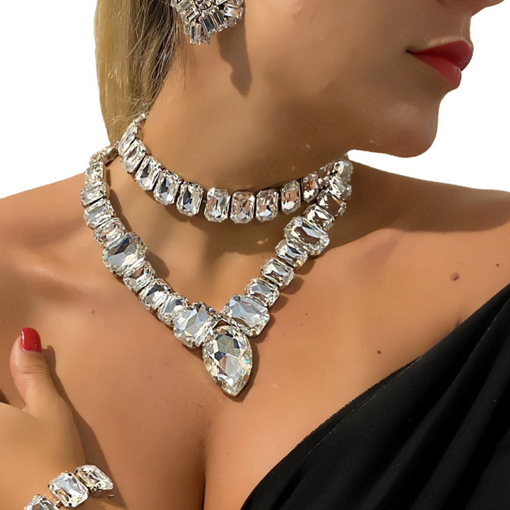 Exaggerated Water Droplets Necklace For Women In Gold Alloy With Rhinestone Inlay