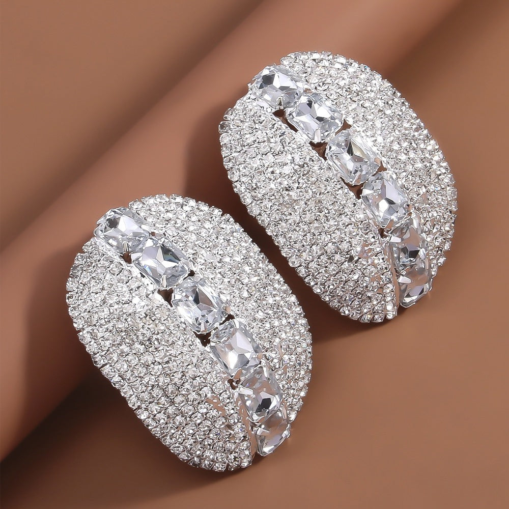 Simple Style Gold Circle Clip Earrings For Women With Electroplated Finish And Rhinestone Inlay