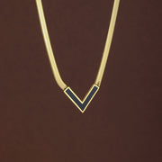 X11387-Large V-shaped Necklace with Black Shell
