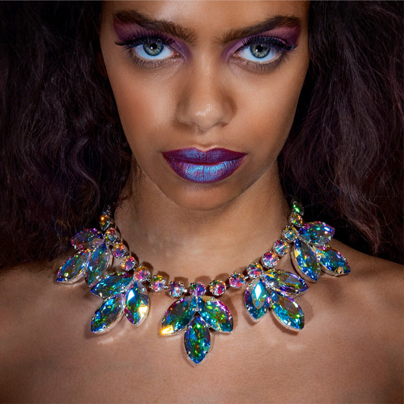 Exaggerated Silver Leaves Necklace For Women With Alloy Pendant Featuring Rhinestones