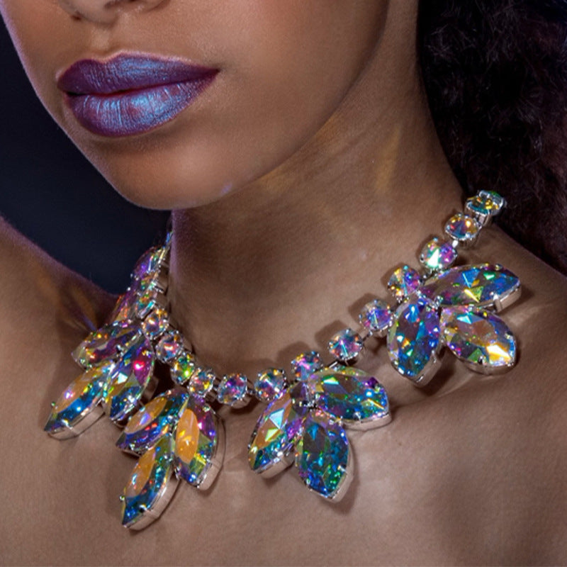 Exaggerated Silver Leaves Necklace For Women With Alloy Pendant Featuring Rhinestones