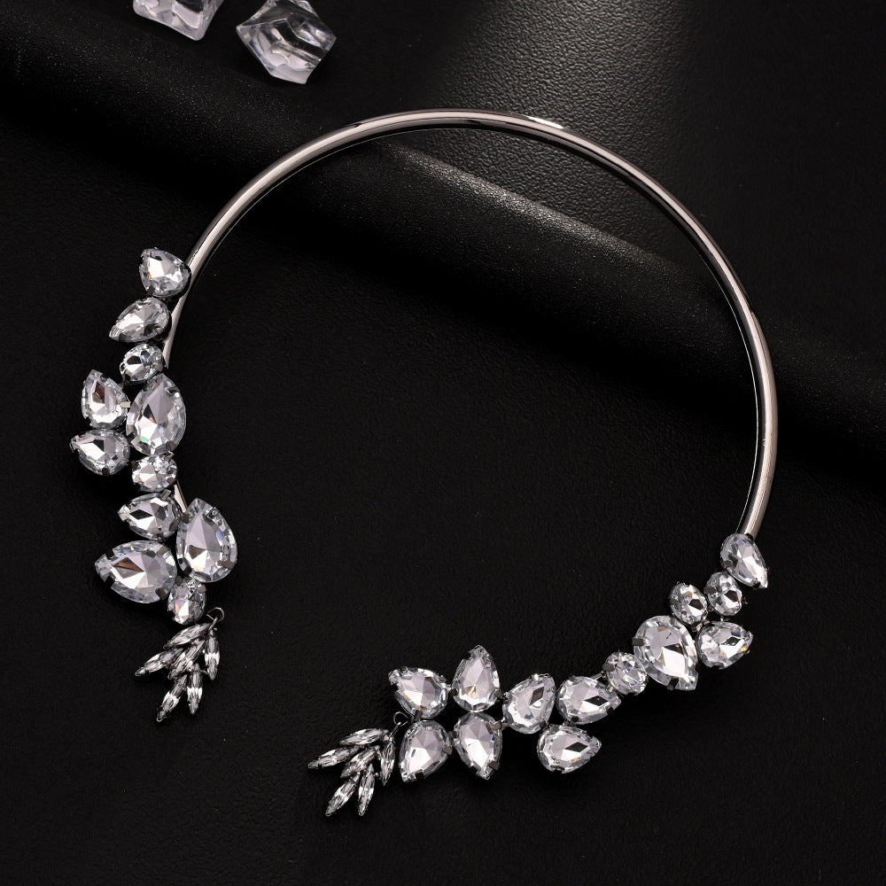 Water Droplets Dyed Black Alloy Choker Necklace For Women With Electroplated Finish And Rhinestone Pendant
