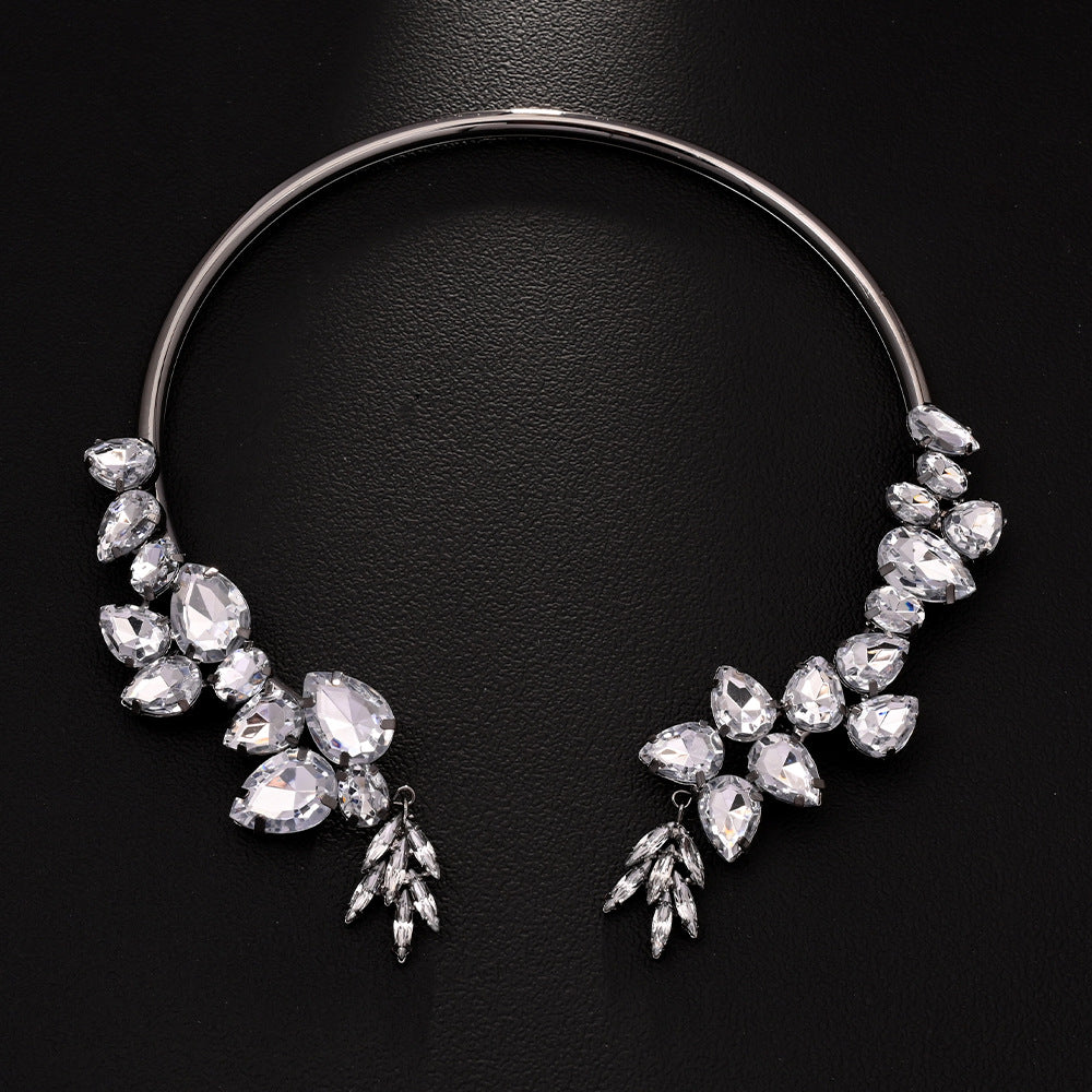 Water Droplets Dyed Black Alloy Choker Necklace For Women With Electroplated Finish And Rhinestone Pendant