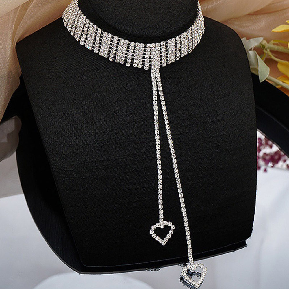 Heart Shape Tassel Choker Necklace In Gold Alloy Featuring Rhinestone Pendant