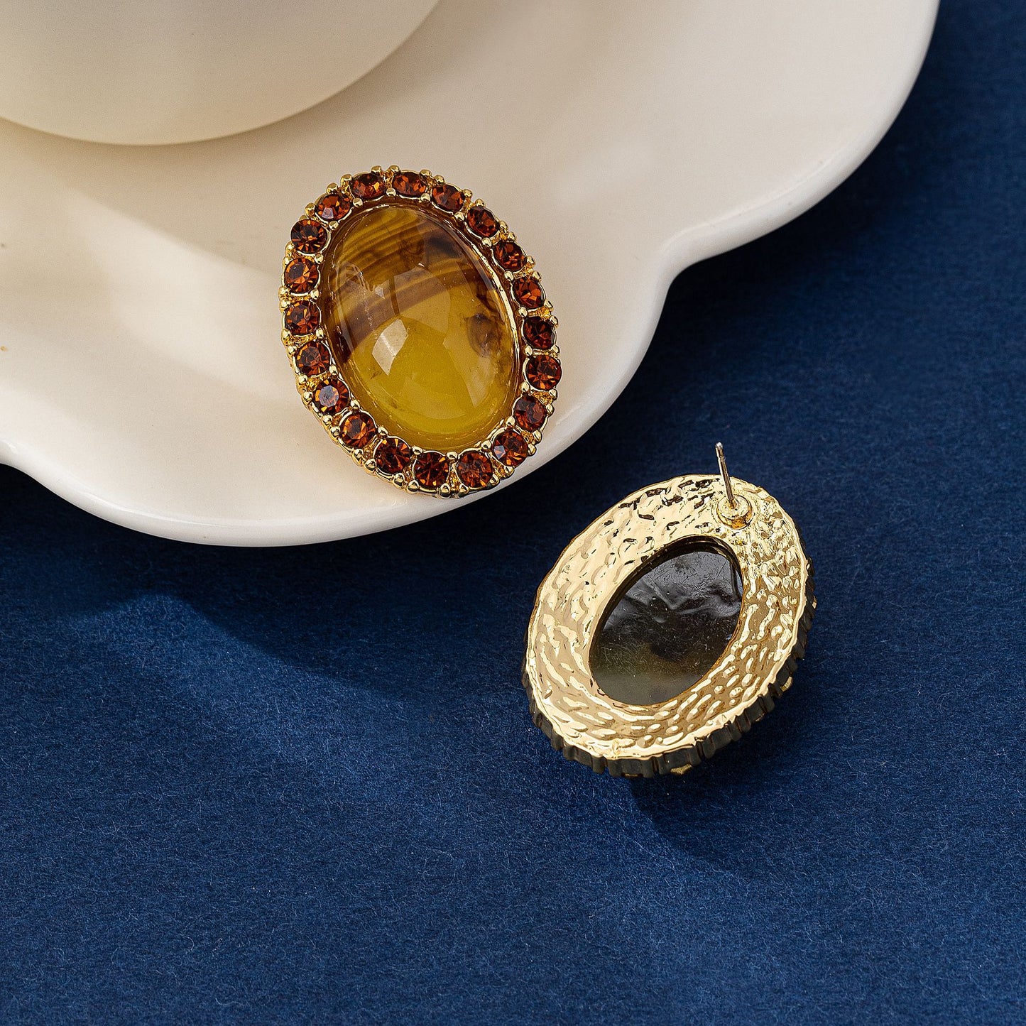 Retro Flowers Stud Earrings For Women With 925 Sterling Silver Posts And Zircon Inlay In Zinc Alloy