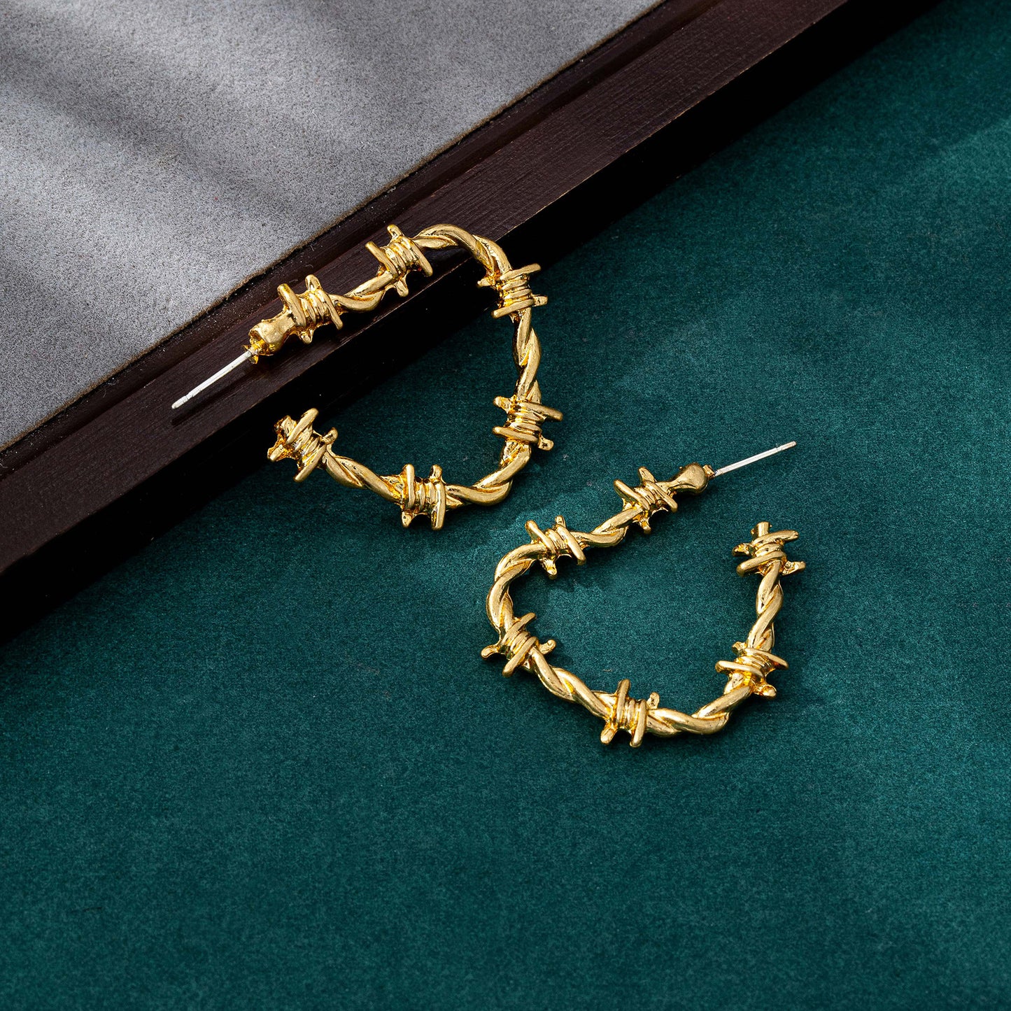Heart Shape Stud Earrings For Unisex Featuring Electroplated Gold Zinc Alloy With 925 Sterling Silver Ear Pins